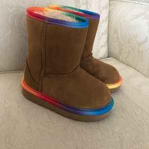 $130 Ugg classic shorts shearling boots with rainbow trim size 6